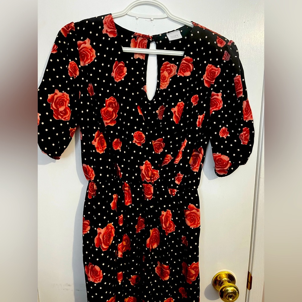 Suzy Shier dress size small beautiful new condition